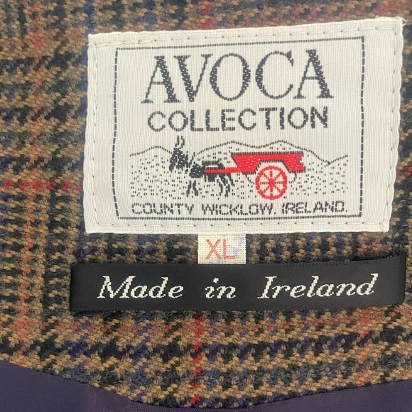 Avoca Collection | 2 piece skirt suit. Classic. Ireland. 100% pure wool. Large - Picture 13 of 15